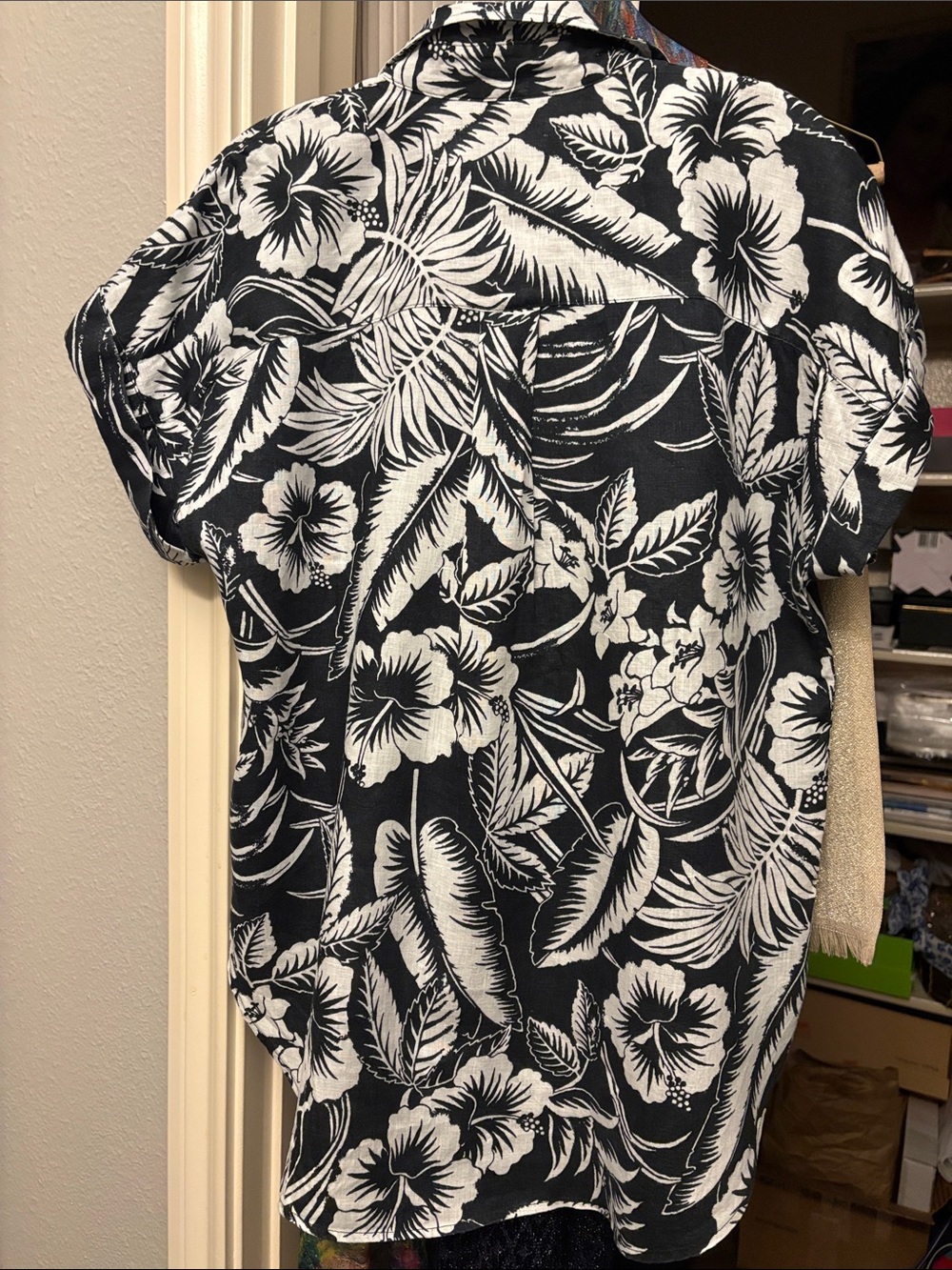 Lauren/Ralph Lauren Black & White Tropical Print Shirt - Picture 3 of 8
